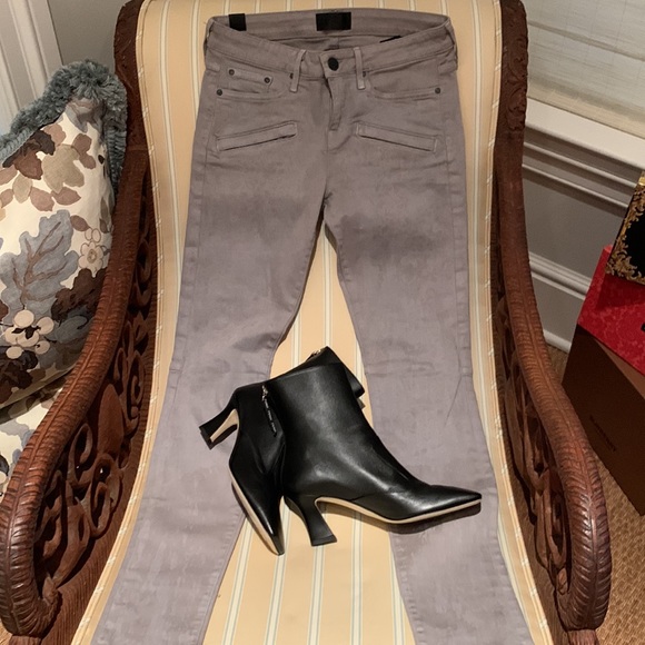 NWOT VINCE MARBLED LASER WASH SKINNY JEANS WITH WELT POCKETS AND SEAMING DETAIL - Picture 11 of 16